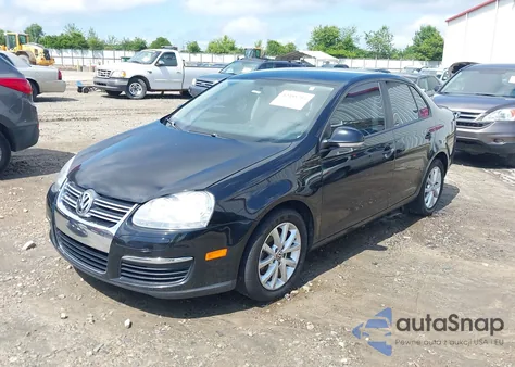 2010 Volkswagen Jetta Limited Edition z USA, uszkodzony, nr VIN 3VWAX7AJXAM128855